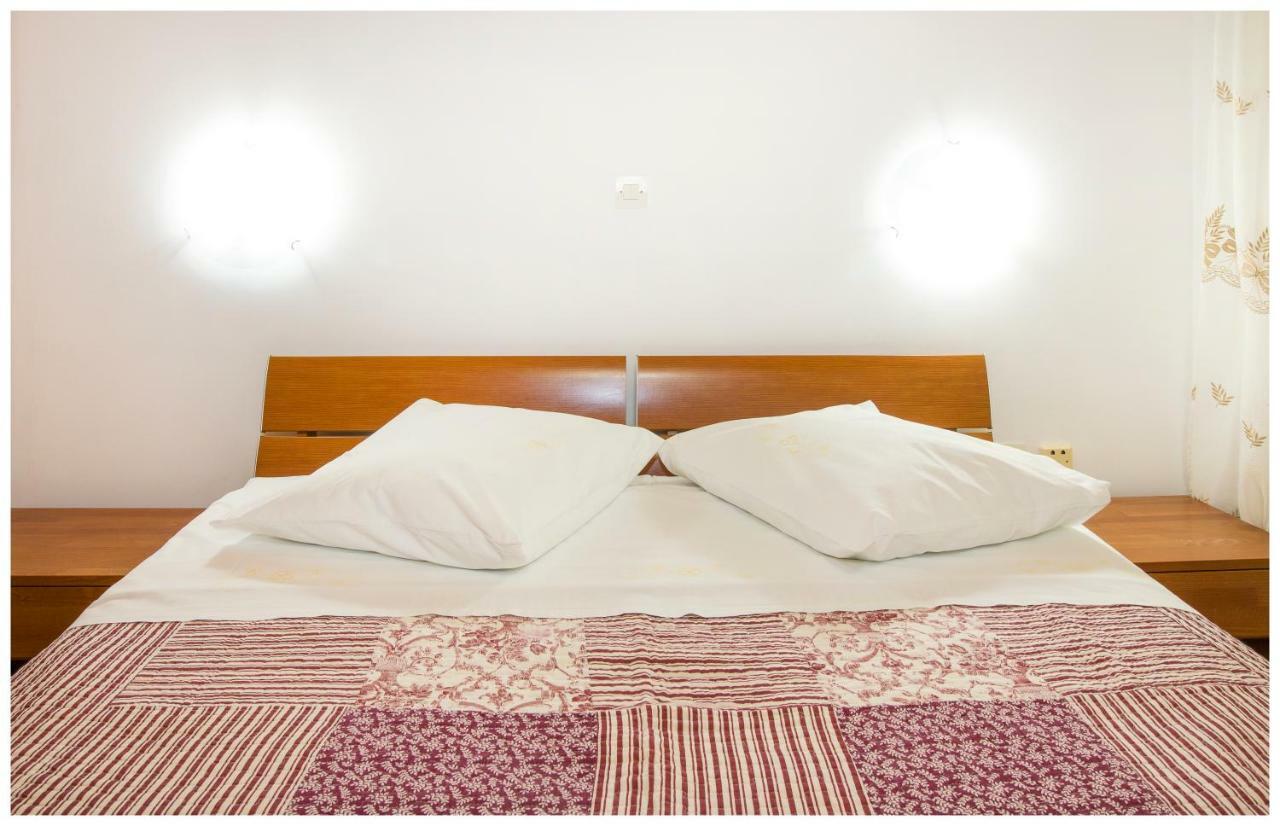 Apartments Mirabella โอมิช ภายนอก รูปภาพ